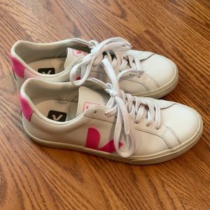 VEJA Esplar Sneaker in Hot Pink